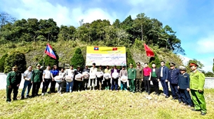 ຮ່ວມແຮງຮ່ວມໃຈຮັກສາຄວາມສະຫງົບເຂດຊາຍແດນຫວຽດນາມ - ລາວ